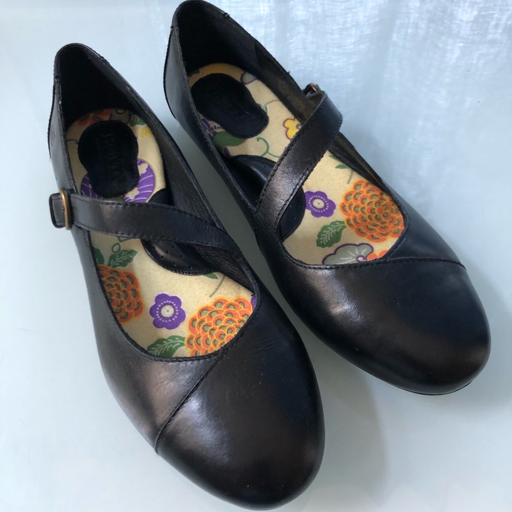 Born Black Mary Janes size 7.5